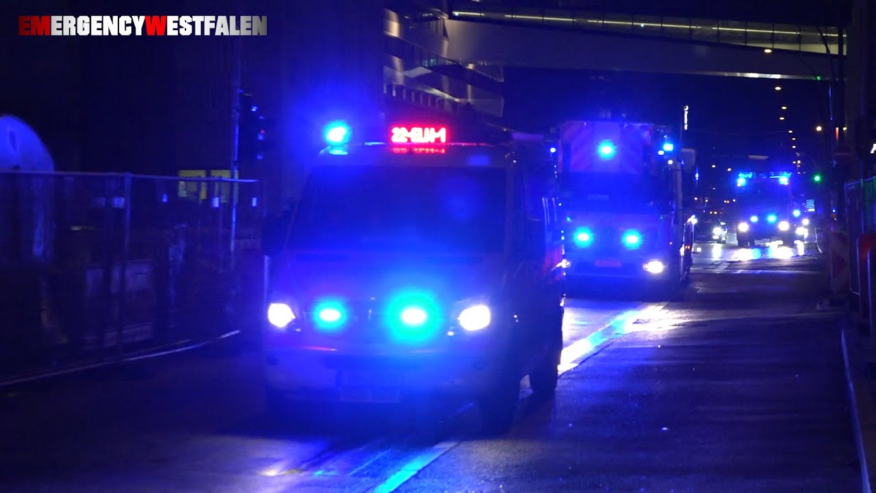 [Eintreffen an Einsatzstelle] Löschzug BF Hamburg F22 Berliner Tor + Streifenwagen Polizei