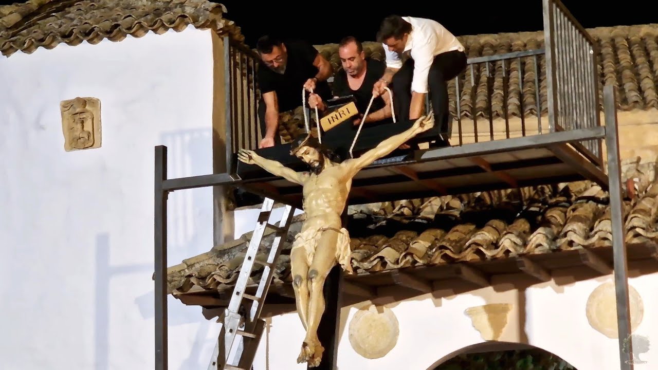 Entrada del Cristo de la Salud de Alcalá la Real - BCT Tres Caídas de Triana