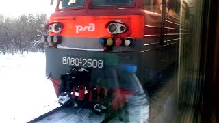 Разъезд пассажирского и грузового поездов / Freight train with VL80s locomotive (RUSSIA) by sochi1030 109 views 9 days ago 39 seconds
