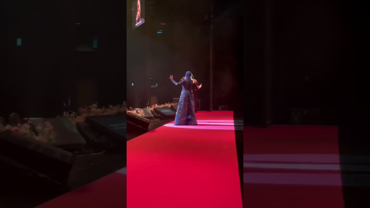 ‘Kisah Penuh Kecewa’ Ernie Zakri & Anggi Marito yang menusuk rasa. Dua suara, satu luka💔🎤#concert