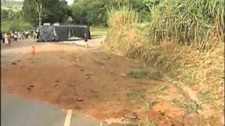 Acidente com onibus da saritur entre Divinolandia e Virginópolis deixa três mortos e treze feridos