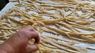 Making and storing bulk pasta / egg noodles #bulkfoodstorage #homesteading #eggnoodlerecipe