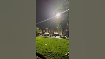 (أَمَّن يَهْدِيكُمْ فِي ظُلُمَاتِ الْبَرِّ وَالْبَحْرِ) تلاوة للقارئ عبد الله الجهني مع أجواء المطر
