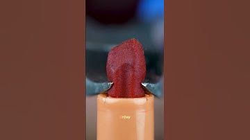 Biting a highlighter in macro #urday