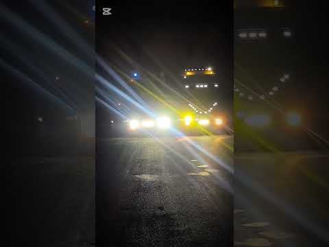 طريقنا اسود ومشوارنا طويل شاحنات عربية سيارات ثقيلة