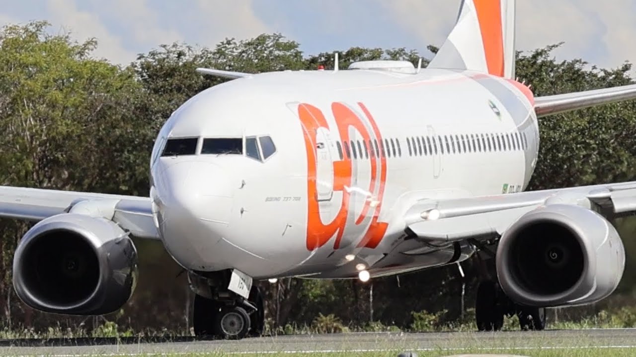 Boeing 737-700 da GOL em Montes Claros - MOC