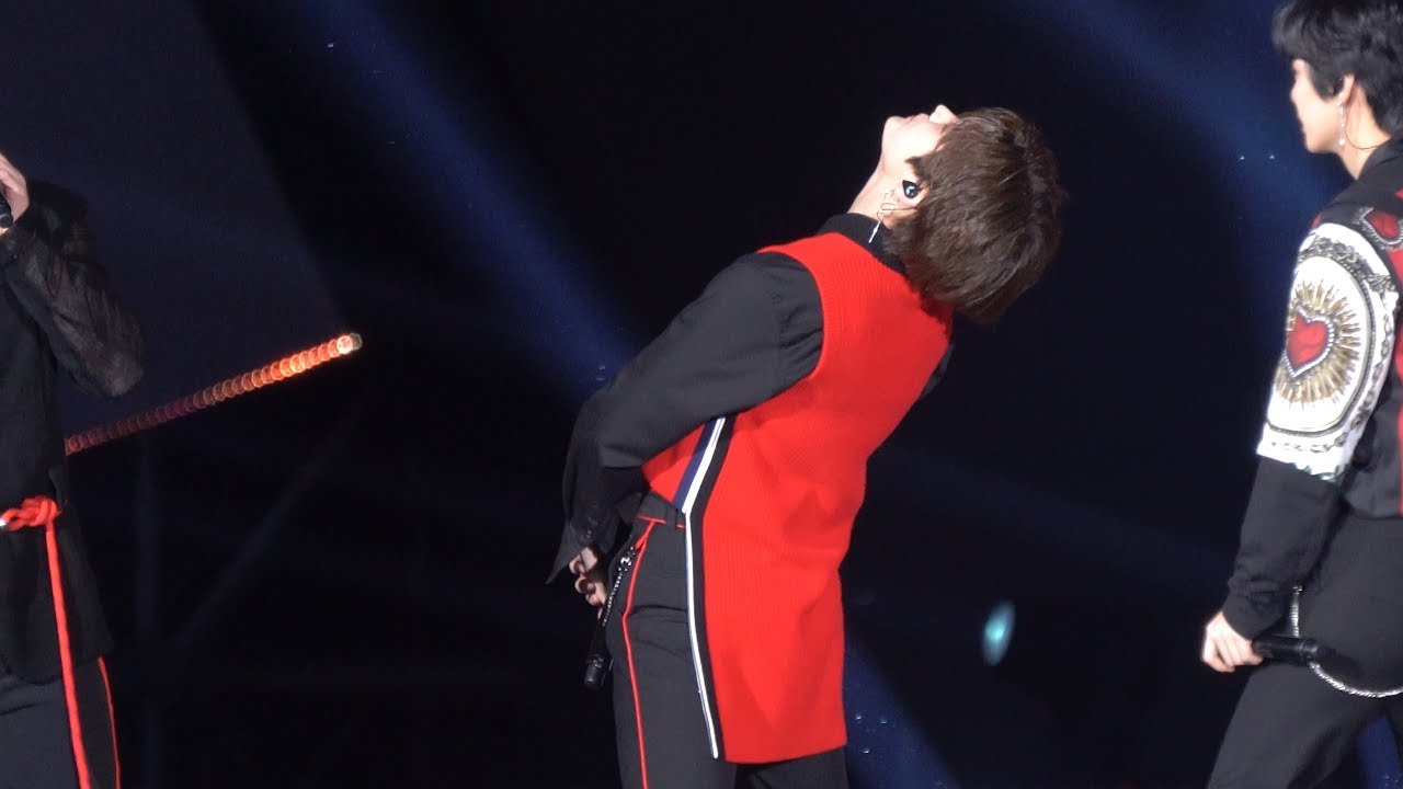 뉴이스트W - Dejavu + FACE (랜덤댄스) + 북극성 렌 (최민기) 직캠 : BBQ콘서트 181014