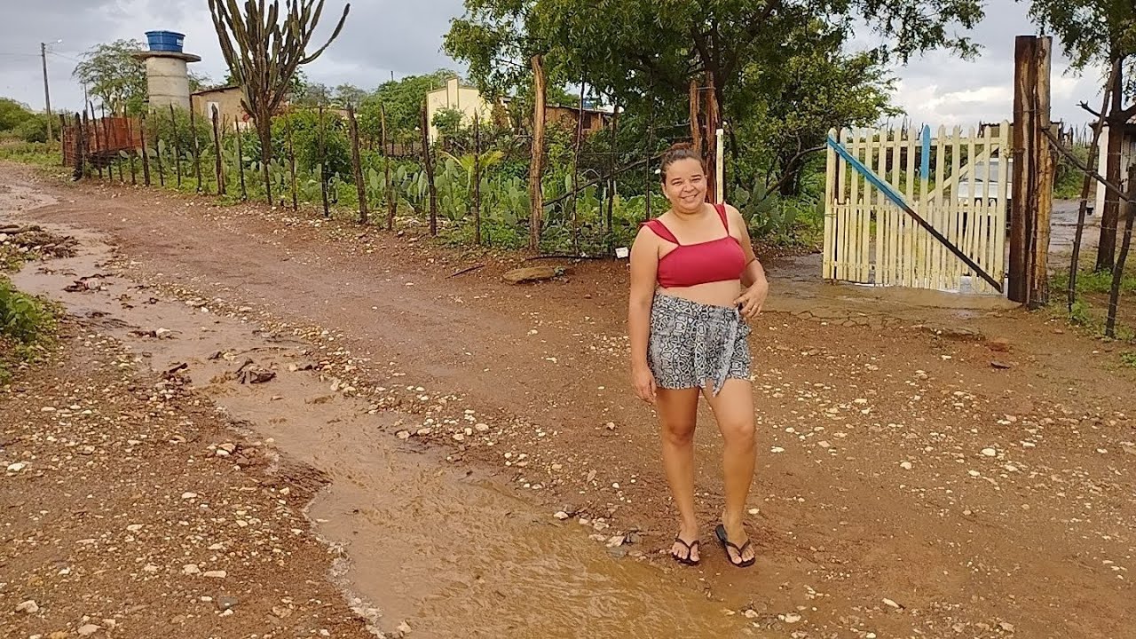 UM TEMPORAL DE CHUVA PASSOU NESTA TARDE NO SERTÃO PERNAMBUCANO VEJA COMO ESTÁ OS ROÇADO 