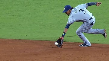 MIL@TEX: Arcia backhands, makes leaping throw