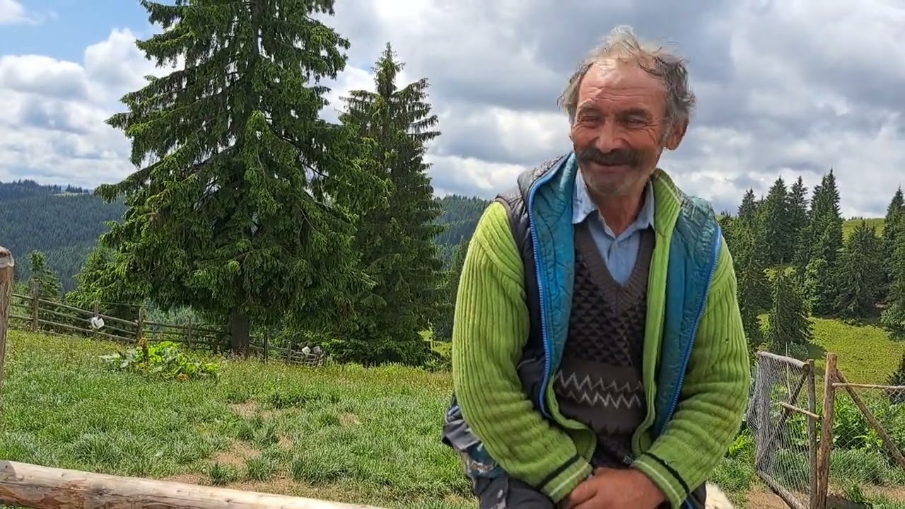 Irány a Gyimesi hegyek teteje, a Csíki havasok vadvirágokkal teli havasi legelői, kaszálói, kalibái.