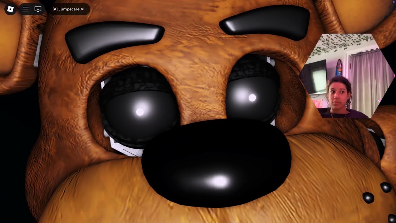 You can walk around in fnaf?! Roblox ver