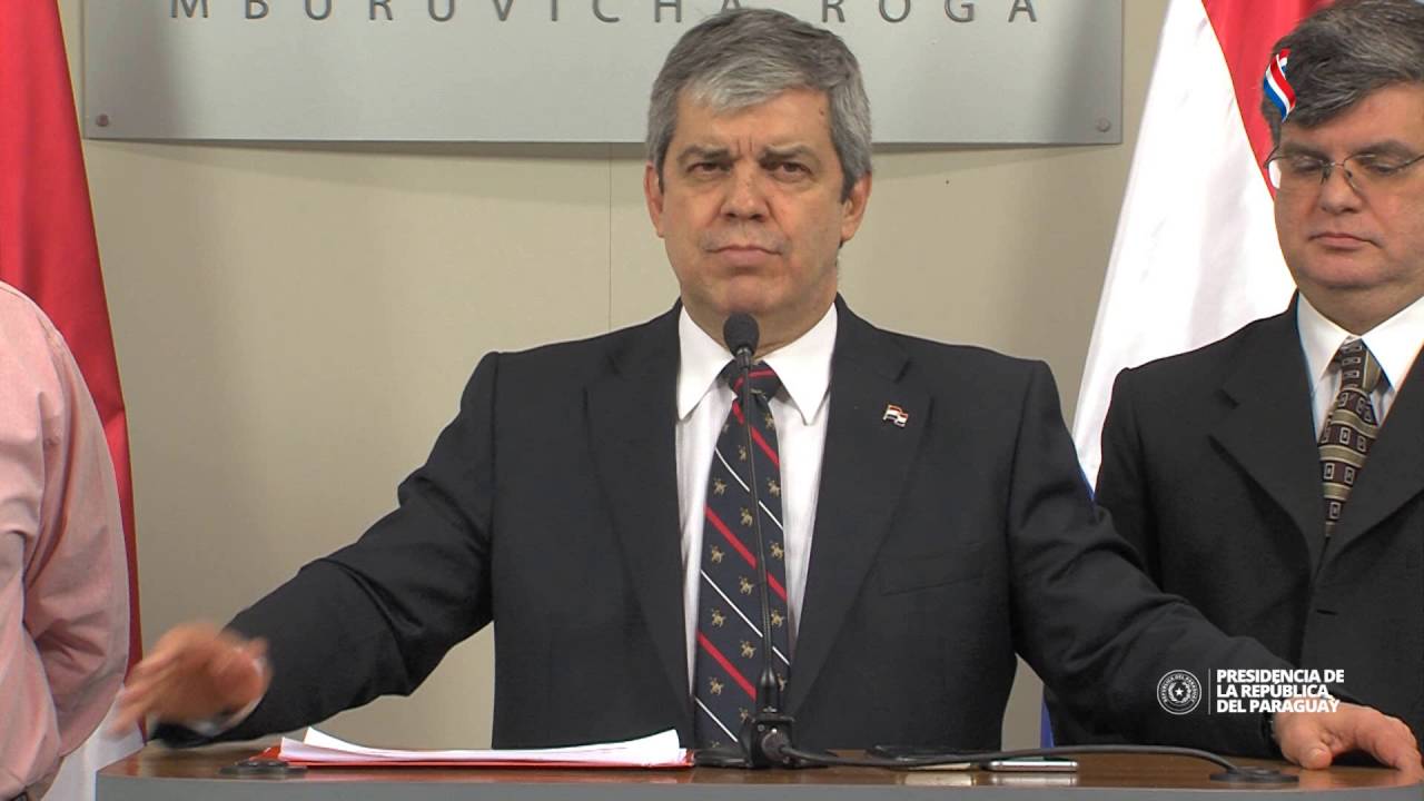 Gobierno busca implementar almuerzo escolar en zonas de mayor pobreza en el país - YouTube