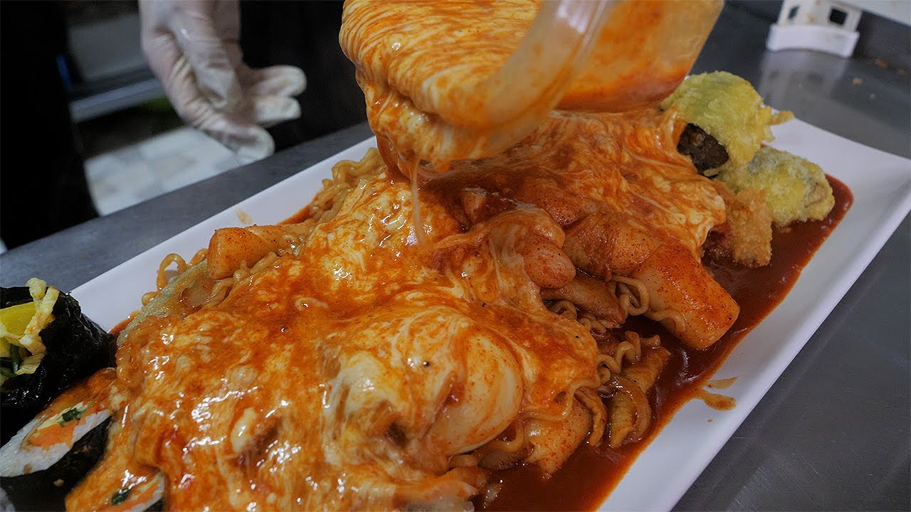⁣제주도에서 유명한 치즈 라볶이 - 모닥치기 / cheese stir fried rice cake / korean street food