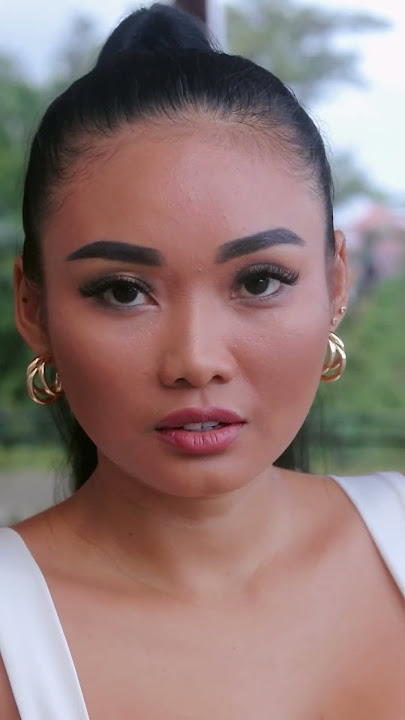 Steal My Daily Look with New York Lounge Lashes