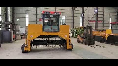 How does the crawler type compost windrow turner work?