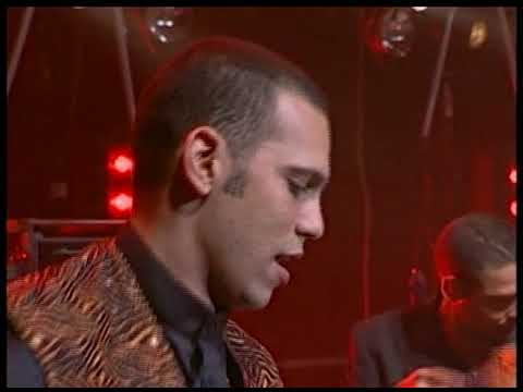 AFRICANDO - RONNIE BARRO // 3 Trovador (Live 2001 au Zénith de Paris)