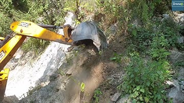 Scary Hilly Landslide Blocked Narrow Road-JCB Backhoe Loader-Removing Road Dirt