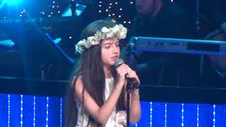 Angelina Jordan concert White Christmas