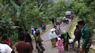 Subhanallah.. Dahsyatnya Longsor Pramen Di Kabupaten Banjarnegara Subhanallah.. Dahsyatnya Longsor Pramen Di Kabupaten Banjarnegara