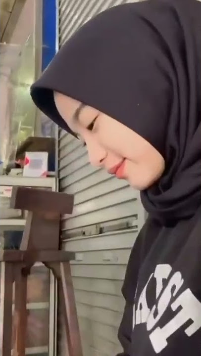halu jajan bareng pacar