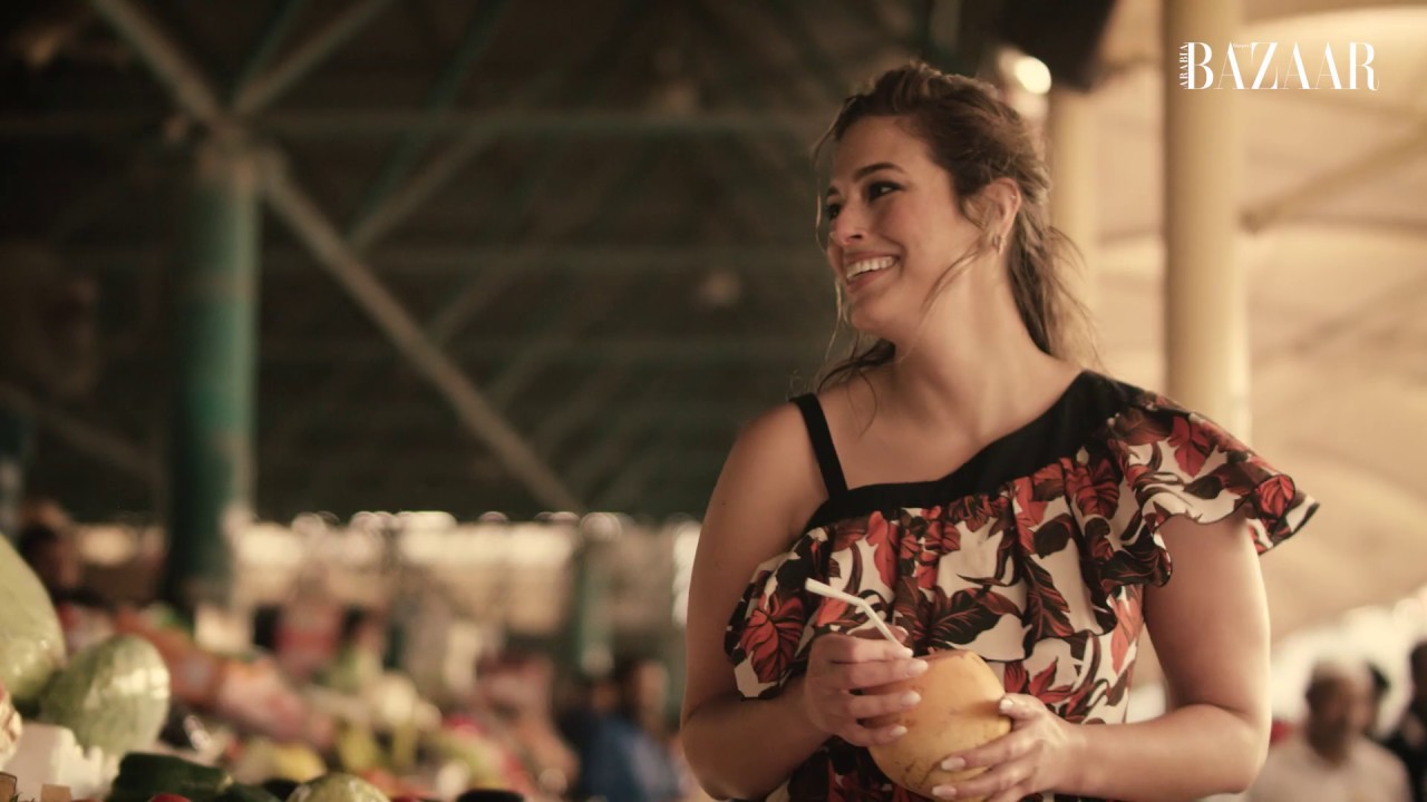 Ashley Graham Tours Old Dubai | 