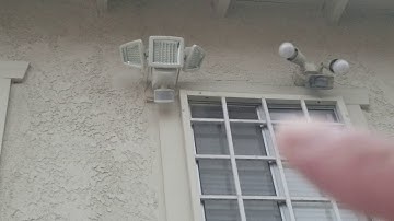 (1 Year Review)COSTCO! SUNFORCE Triple Head Solar Motion Activated Light - REVIEW 3