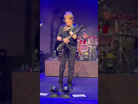 George Thorogood Speaking To The Audience Live The Forum Melbourne 21 04 2025