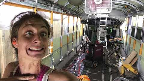 EPISODE 7 : MOVING FORWARD & SIDEWAYS ! - Zoe & Carlos, Bus conversion