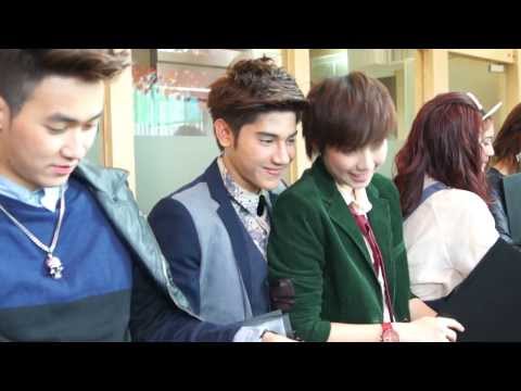 23-11-2556 ถังเบียร์งาน Show Vote Greet with AF10 - 6