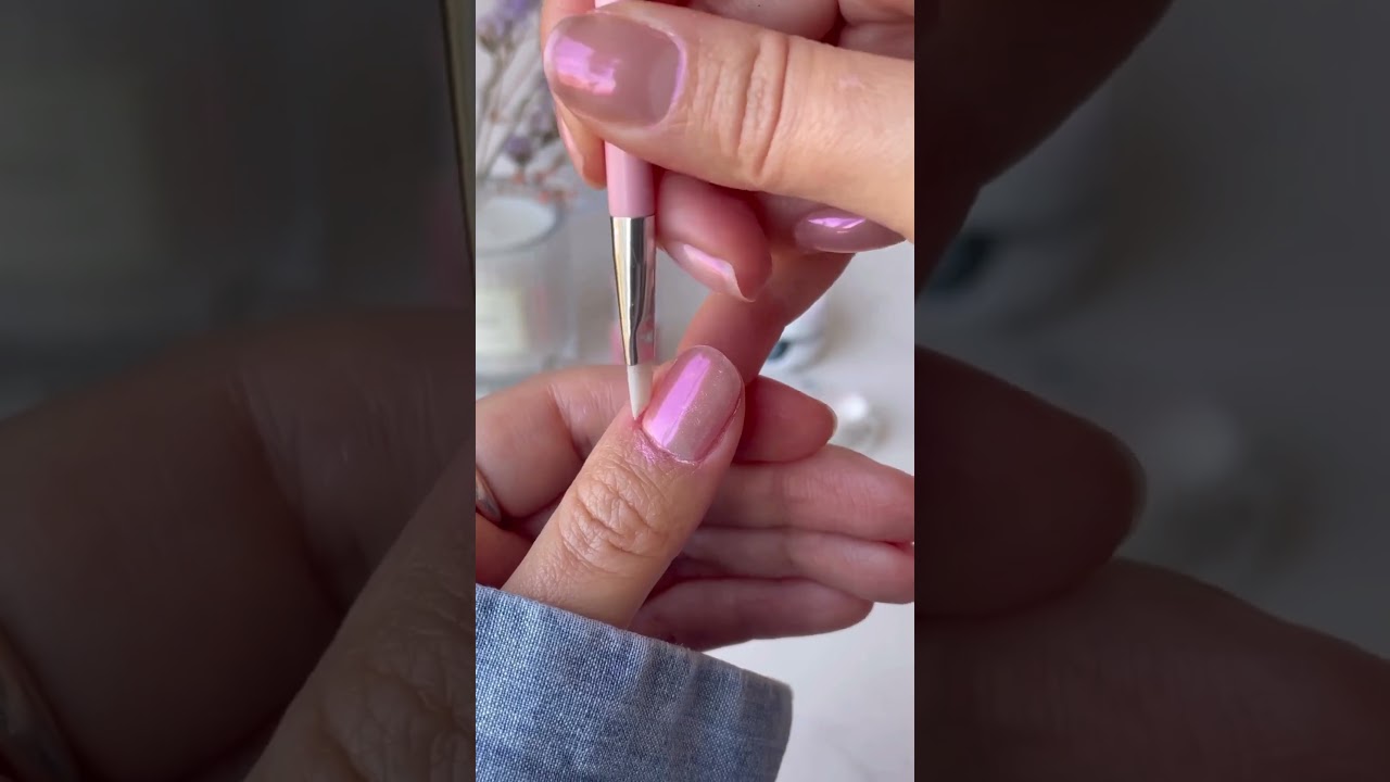 Let us introduce you Le Glazed,our dreamiest chrome powder for endless glazed donut nails!🍩💅