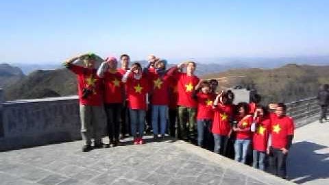 Hát quốc ca trên cột cờ lũng cú.MOV