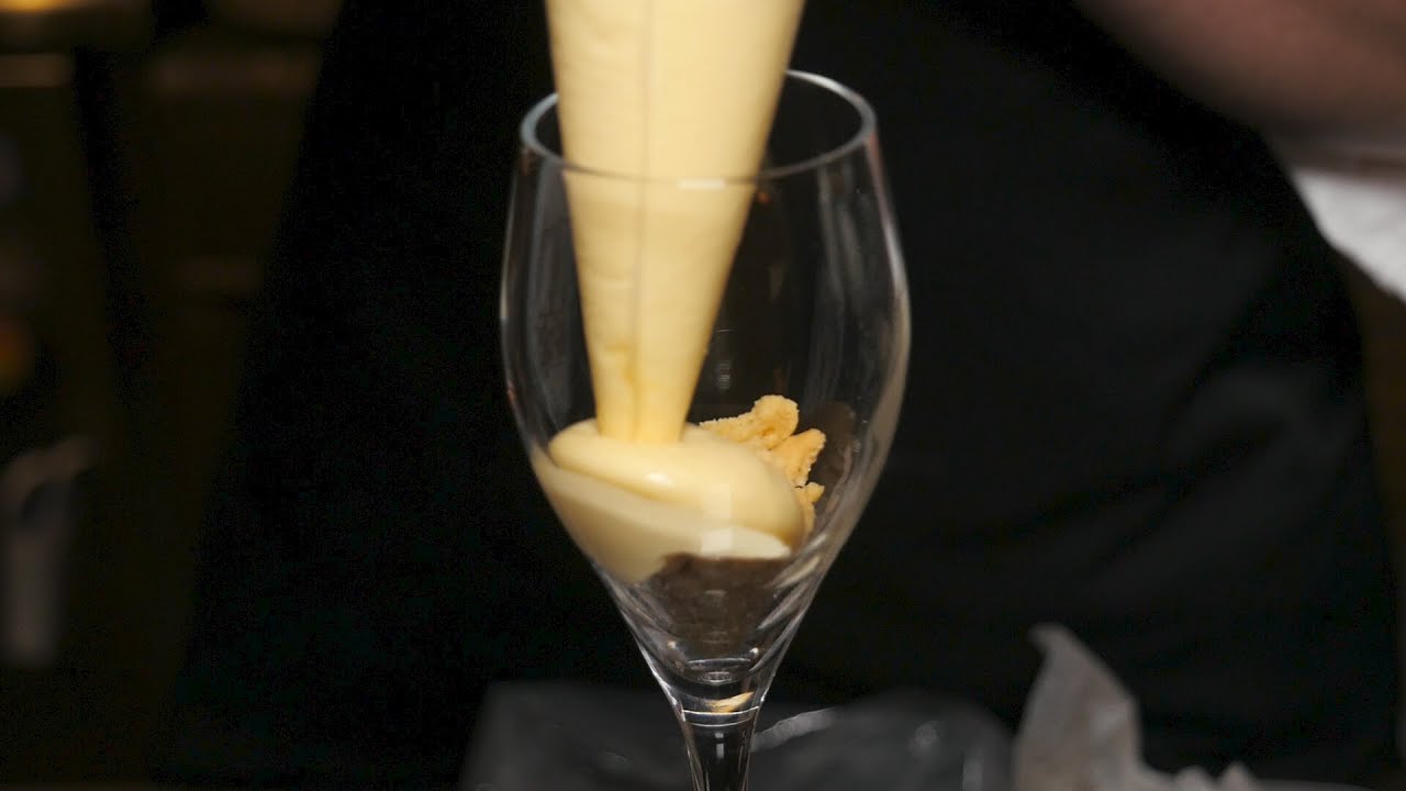 夜パフェ専門店が作る今までの常識を覆すパフェと2種類のフルーツパフェの作り方