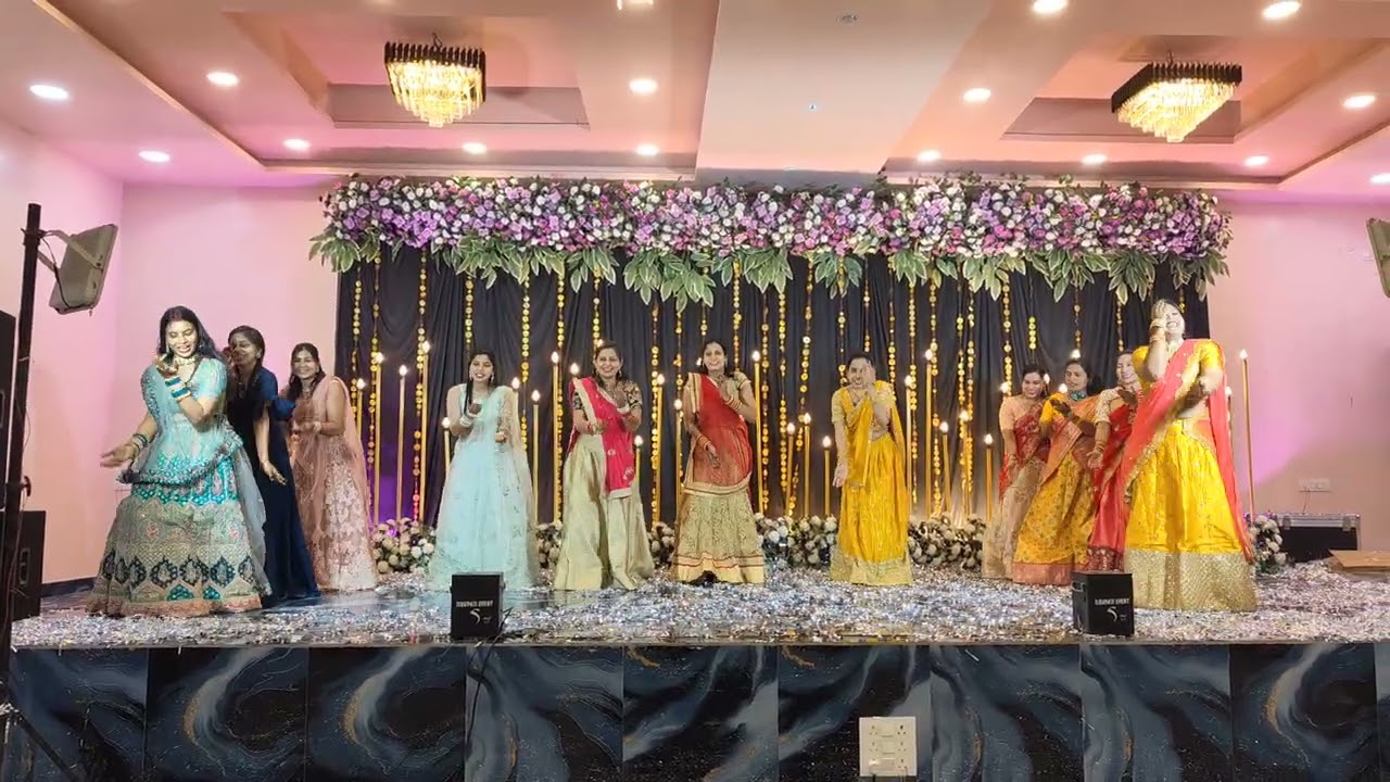 Bhabhi's group dance performance 