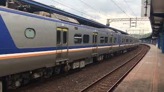 20230804 2233次經由山線開往嘉義的區間車駛進八堵站