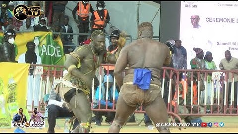🔴   COMBAT BOY NIANG 2 Vs TAPHA TINE :  REGARDEZ COMMENT TAPHA TINE  A HUMILIE BOY NIANG 2