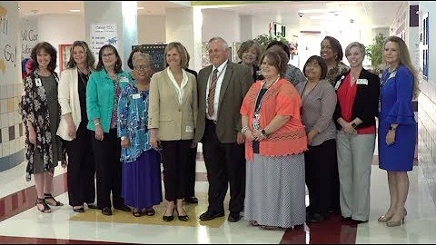 Dr. Deborah Bergeron visit Ennis ISD's Carver Earl...