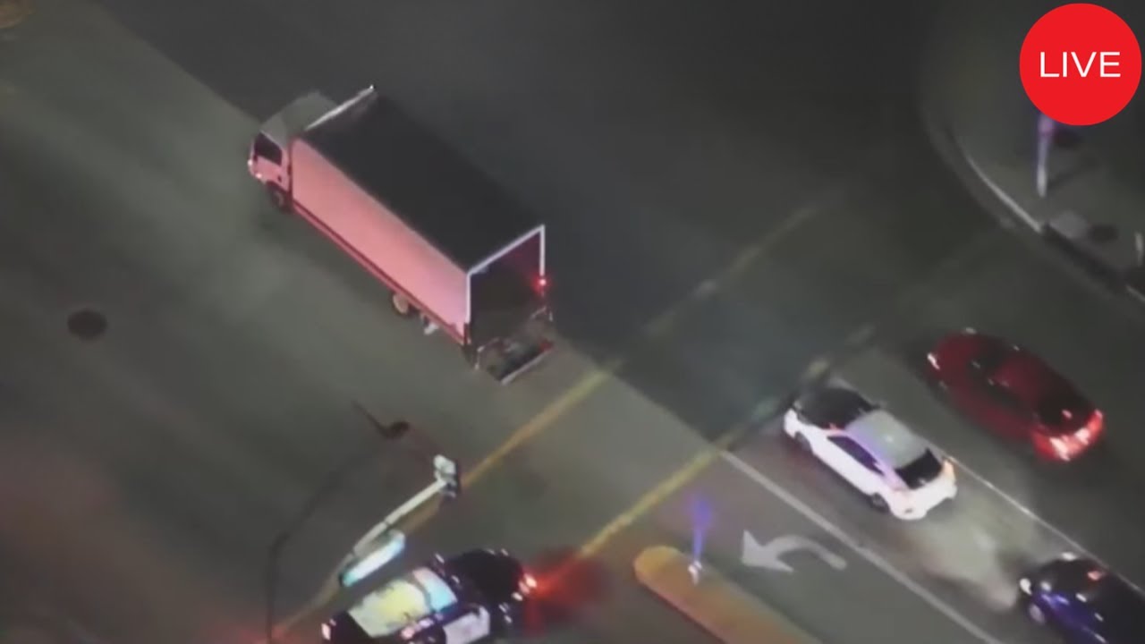 Live Police Chase Now In LA Of A Stolen Box Truck - YouTube