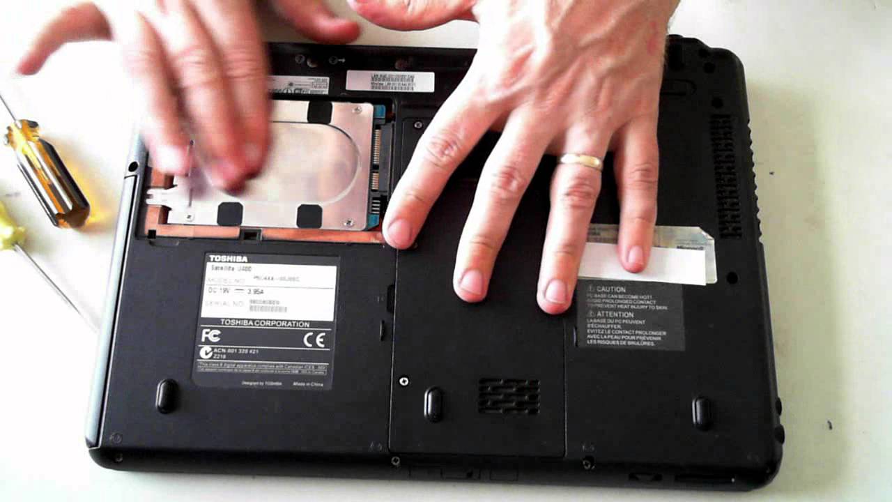 Upgrading and opening a Toshiba Satellite U400 Laptop Upgrading and opening a Toshiba Satellite U400 Laptop