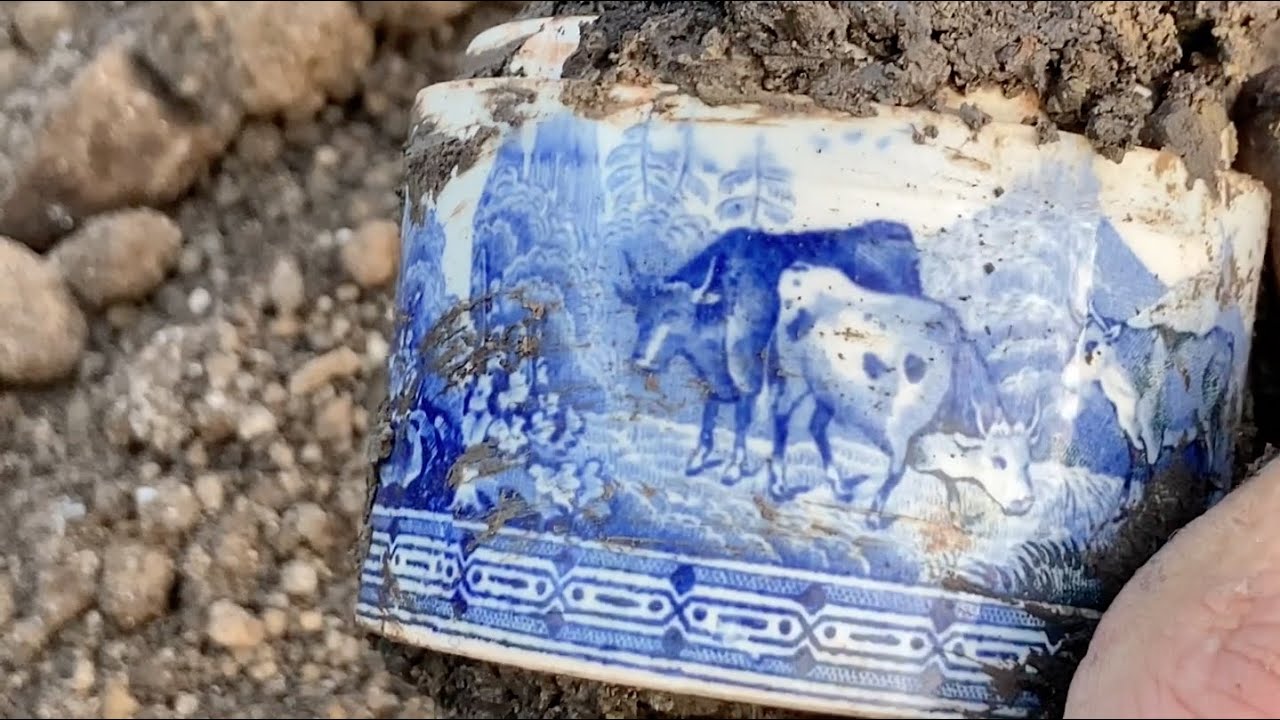 1849 Privy Dug Below Funeral Parlor - Oldest Bottles I've Dug in the West !