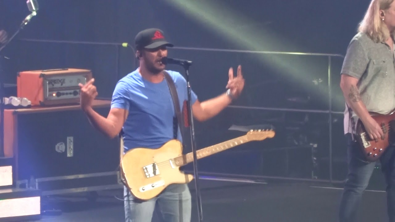 Luke Bryan in Kansas City "What Makes You Country" 8/26/18 YouTube