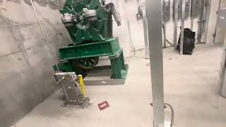 (600 SUBS!) INSANE 1200FPM (6m/s) Kone MX32 Traction Elevator Machine Room