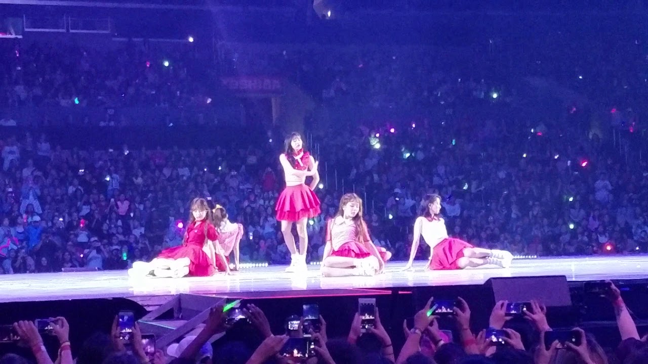 Oh My Girls KCON LA 2017 Performance