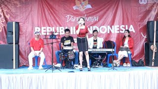 SUDDENLY THERE WAS DANGDUT IN FRONT OF THE HOUSE