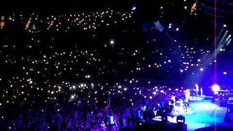 Paramore - The Only Exception - O2 Arena London