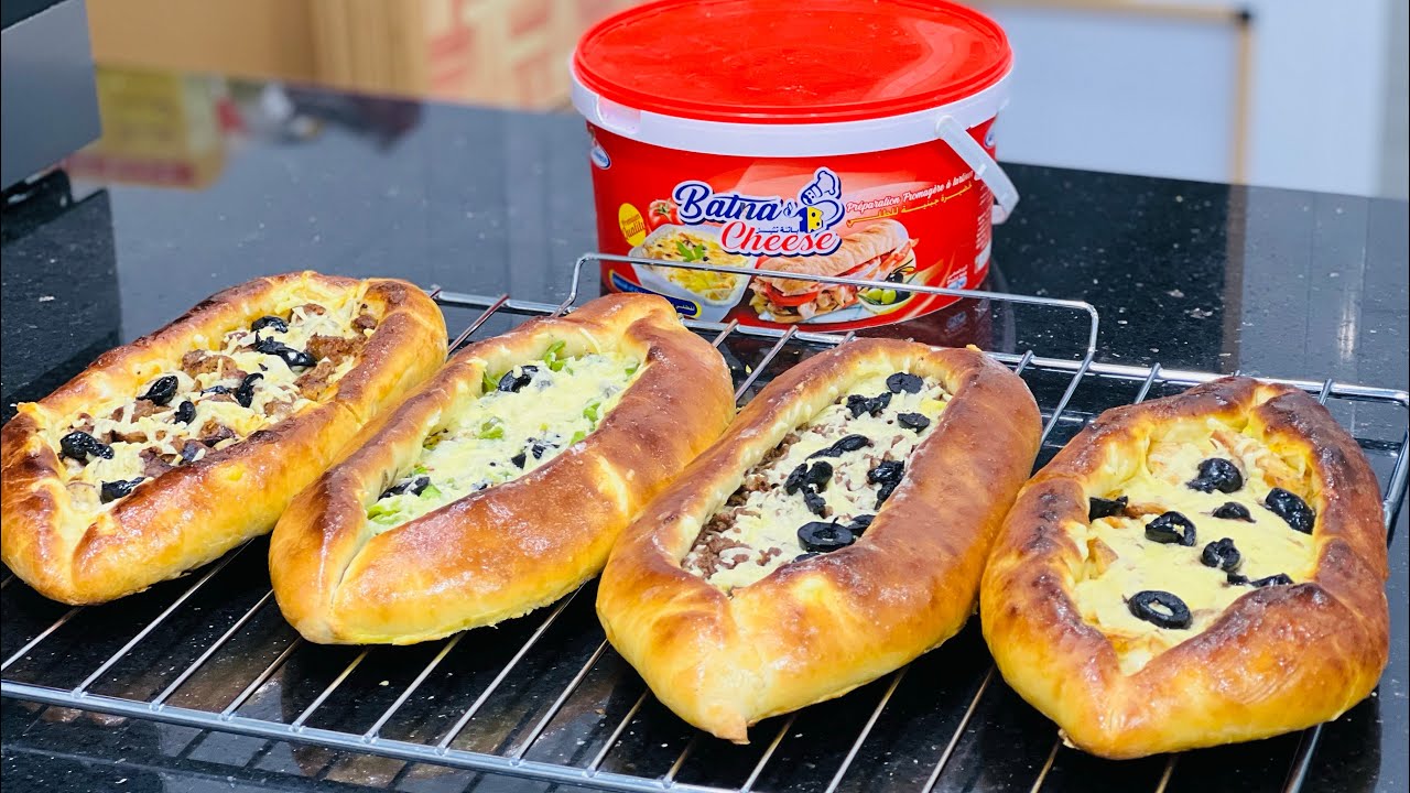 جربيها راح تولي مدمنة عليها😍قوارب البيتزا التركية بعجينة قطنية وهشة ومحشية باربع حشوات