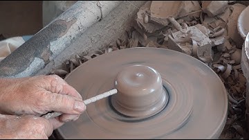 How to spiral knead / how to center - 2 clips in one ! June 6 with Simon Leach