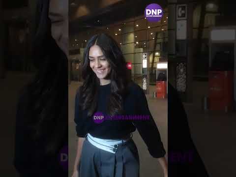 Mrunal Thakur Oops moment caught by the Paps || DNP ENTERTAINMENT