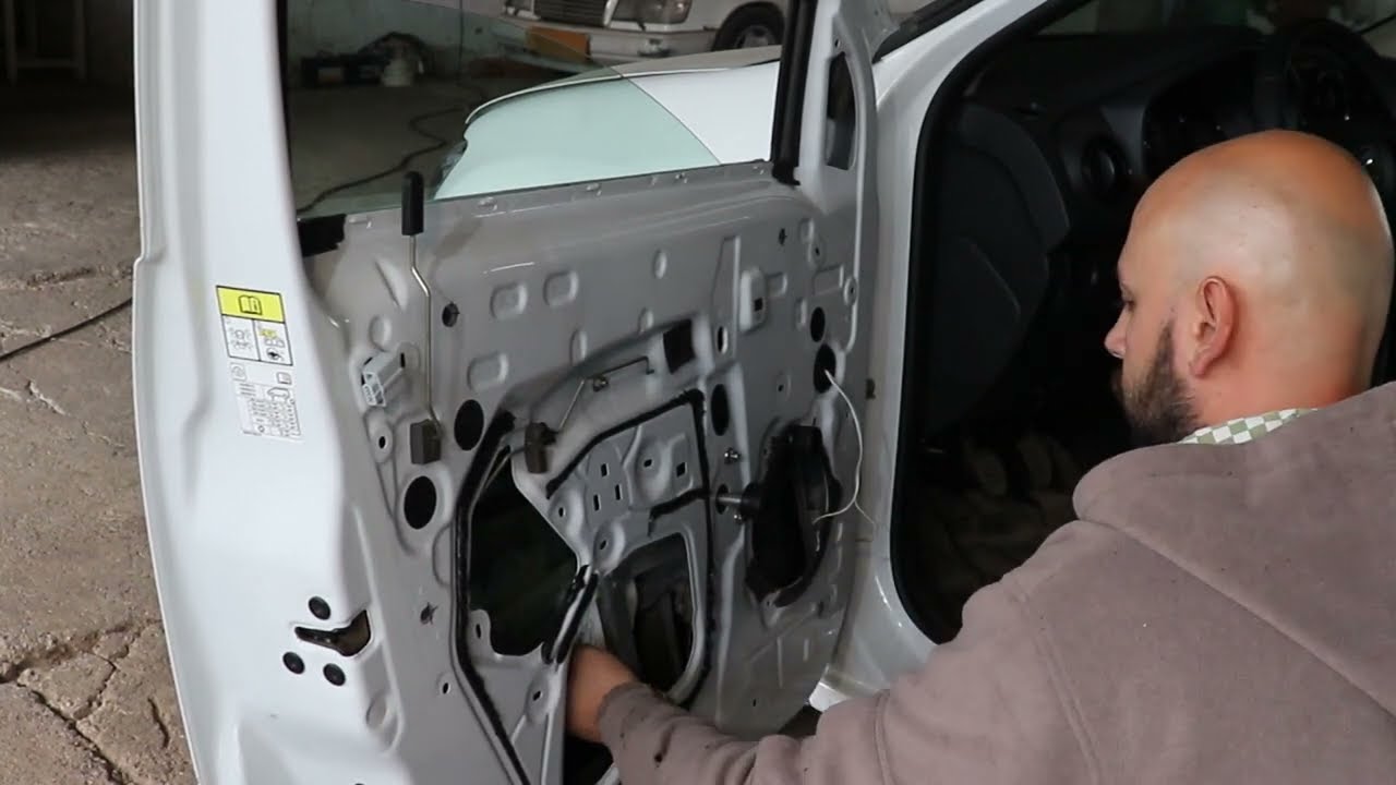 Dacia Spring - How to remove the mirror covers [English subtitles