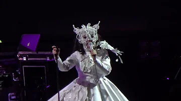 Björk : Isobel (Mexico City) 2017