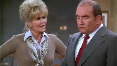 The Mary Tyler Moore Show S6E19 Menage-a-Lou (Janu...